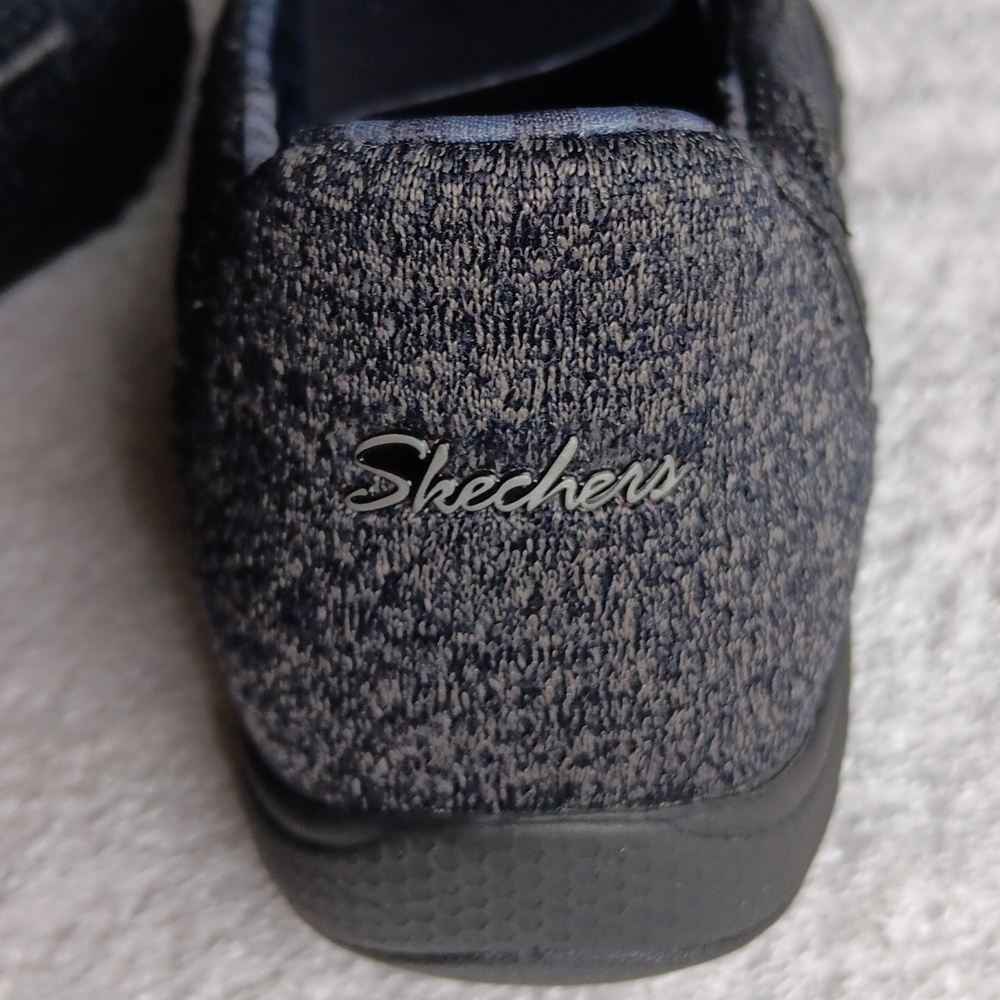 NWOT Skechers Slip On Comfort Casual Shoes - Picture 6 of 16